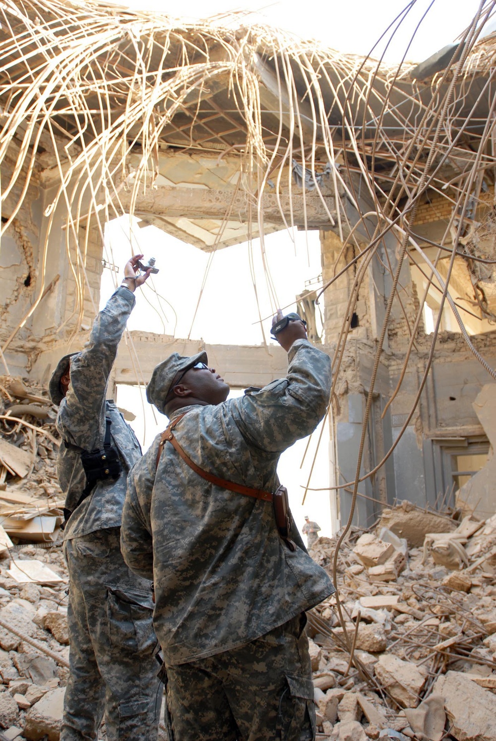 From tyranny to ruins: Camp Slayer tour reconnects Soldiers with recent history