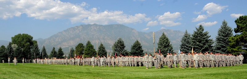 Warhorse Brigade cases colors for Iraq deployment