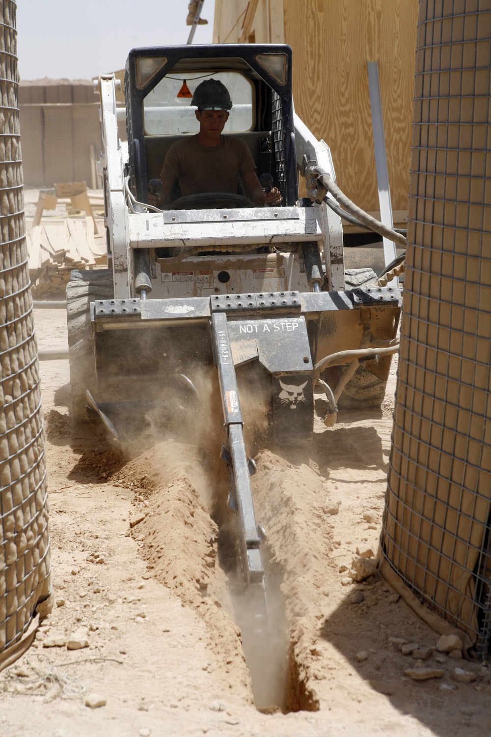 Seabees Construct Camp for Marine Iraqi Transition Team