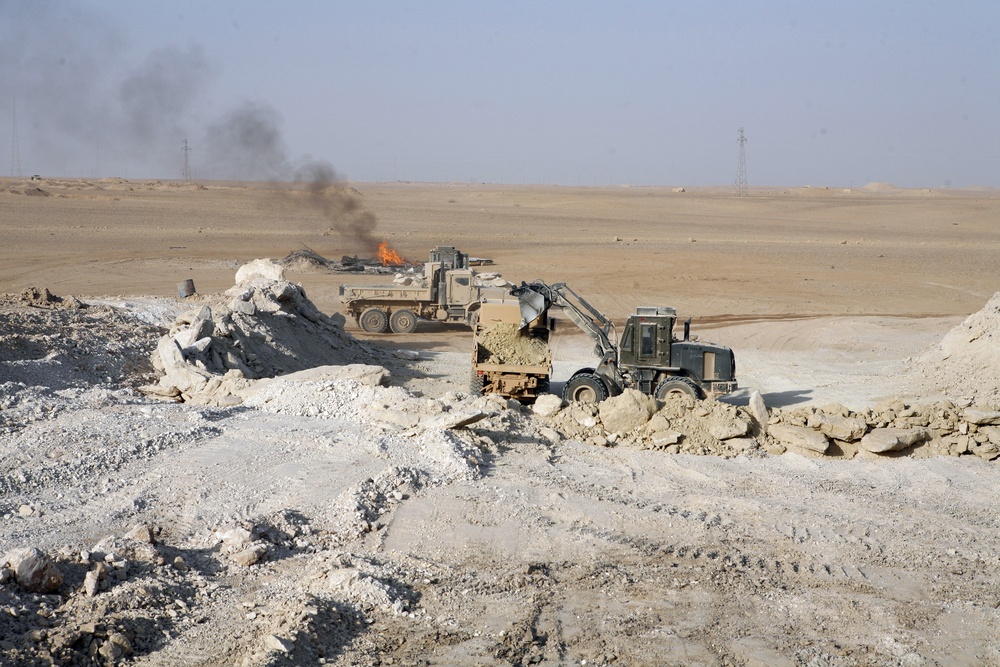 Seabees Construct Camp for Marine Iraqi Transition Team