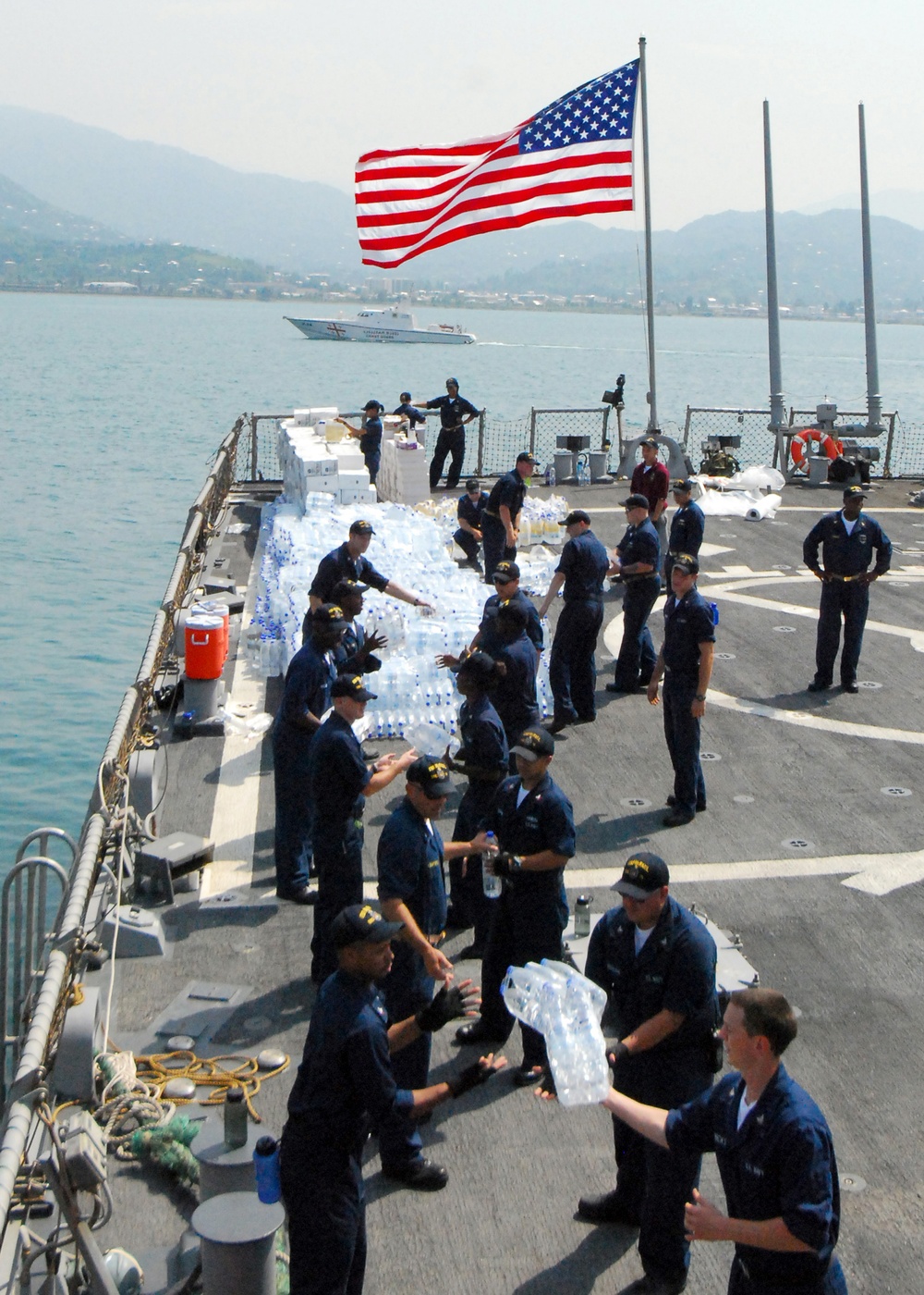 USS McFaul delivers supplies to Georgia