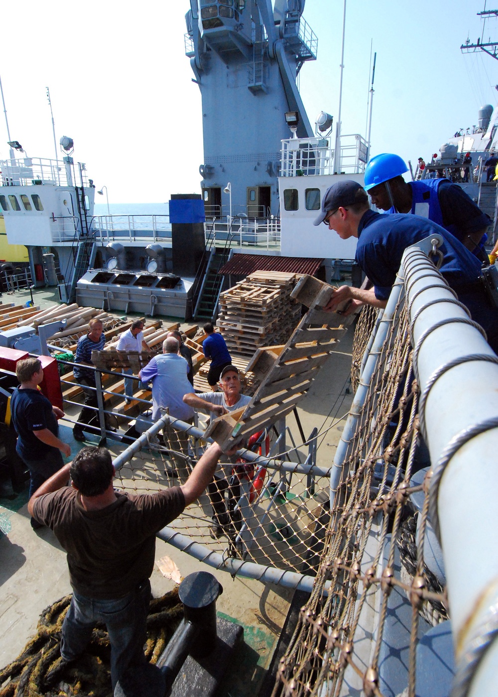 USS McFaul delivers supplies to Georgia