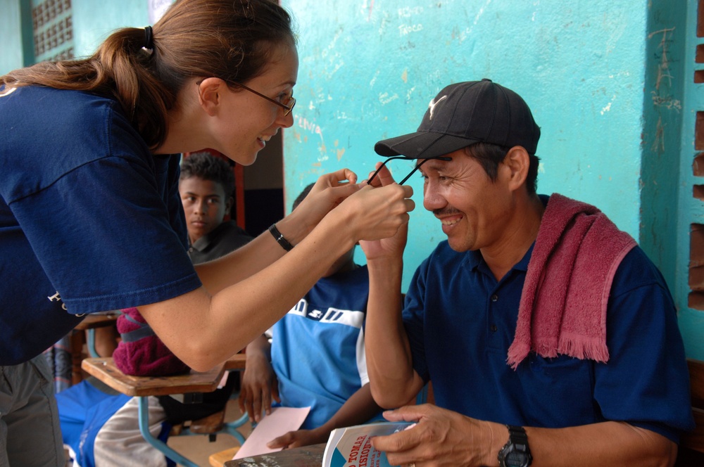 Nicaraguan Man Receives Glasses during Continuing Promise 2008