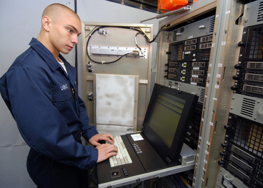 Operations aboard USS Abraham Lincoln