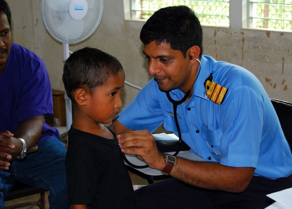 USNS Mercy Assists in Pacific Partnership 2008