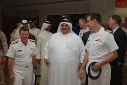 NAVCENT Hosts Bahrain's Minister of Foreign Affairs