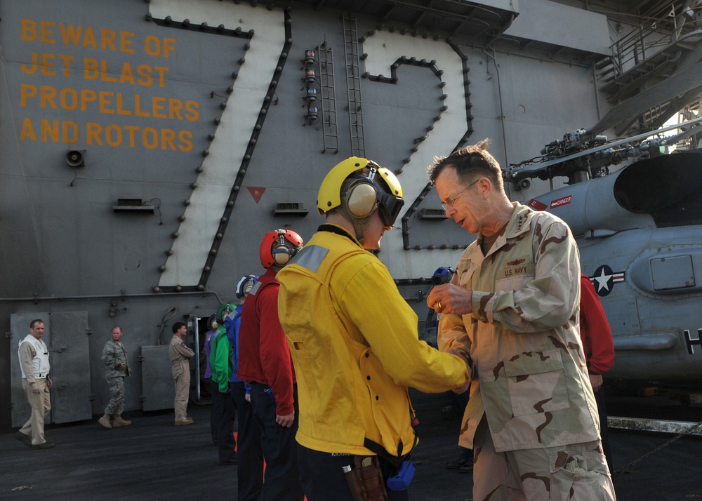 Abraham Lincoln Hosts Chairman, CENTCOM