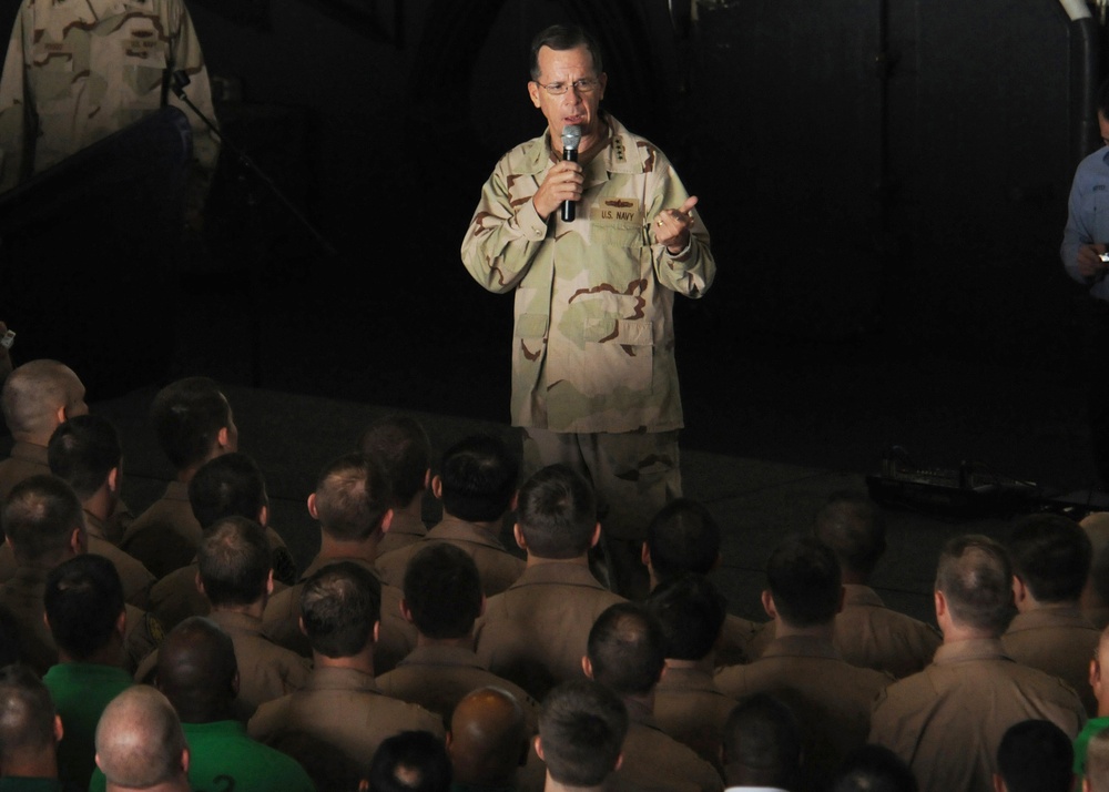 Mullen visits USS Abraham Lincoln