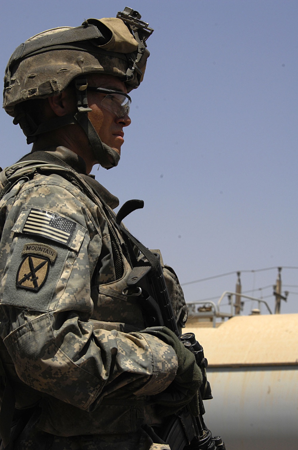 Warrior Soldiers patrol Rashid district's Jaza'ir community