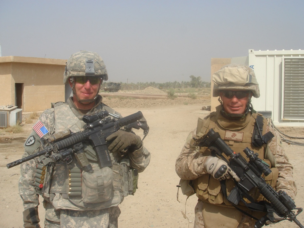 East Oahu Marines Work with West Oahu Cavalry Squadron in Al Anbar Province