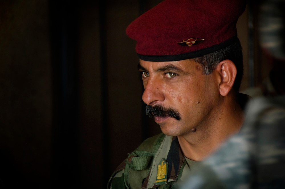 U.S., Iraqi Soldiers conduct assessment of checkpoints