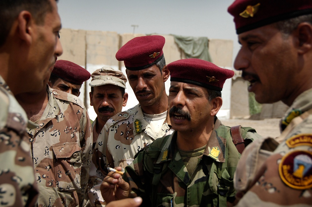 U.S., Iraqi Soldiers conduct assessment of checkpoints