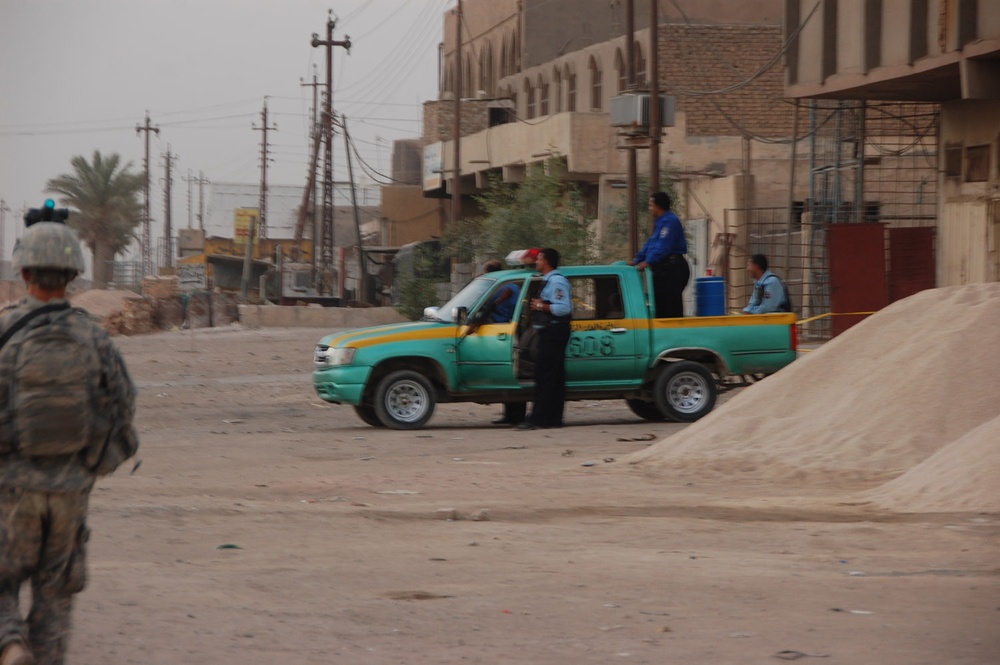 Wolfhounds Work with Iraqi Security Forces