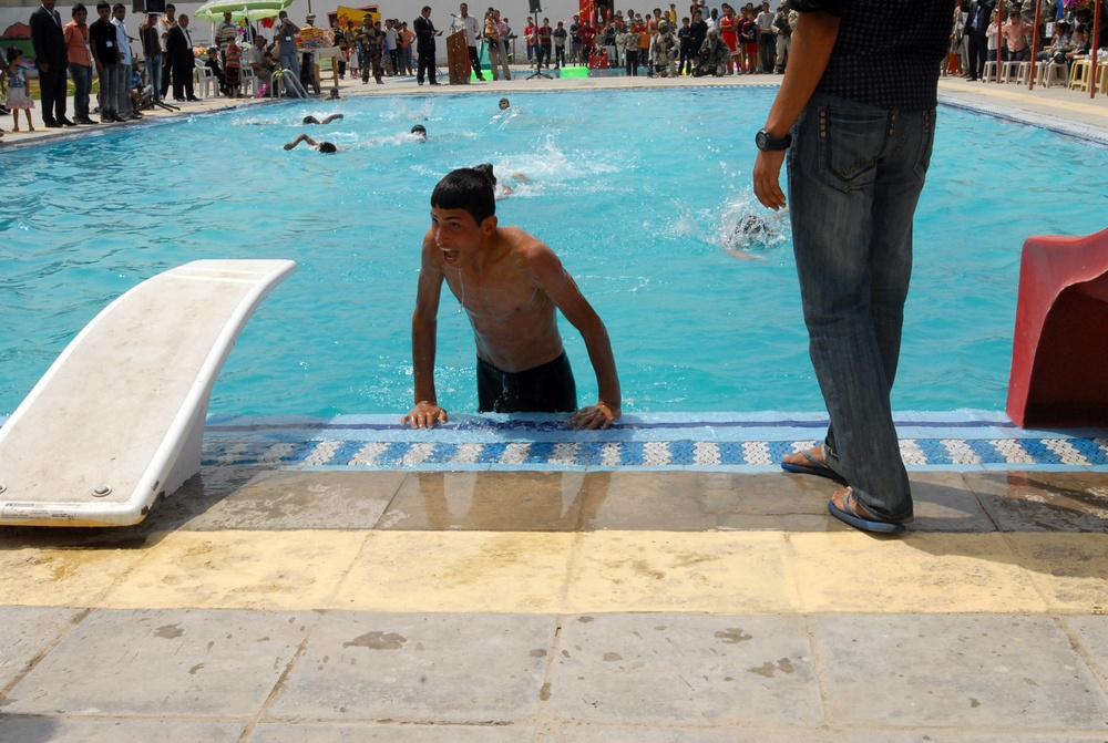 Iraqis take lead in Mithaq Pool opening