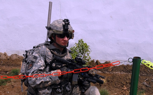 MND-B Soldiers provide security at Mithaq Pool opening