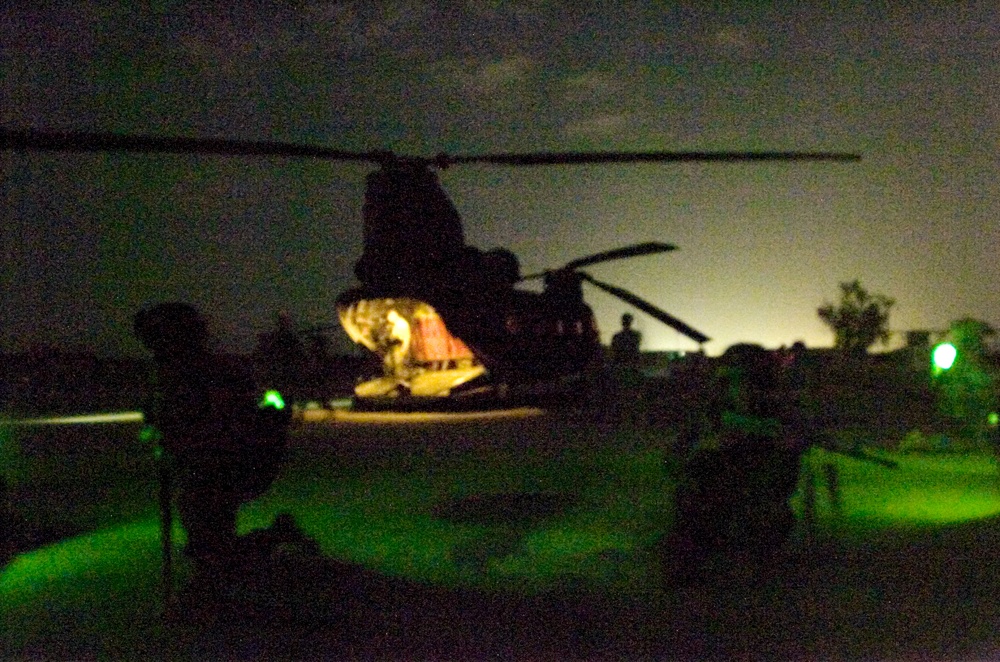 U.S., Iraqi Army Conduct Air Assault Mission U.S., Iraqi Army Conduct Air Assault Mission
