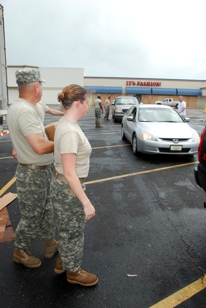 Louisiana National Guardsmen Distribute Food and Water to Residents in New Iberia, La.