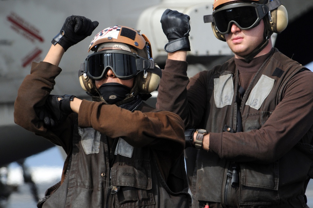 Flight operations aboard USS Ronald Reagan flight deck