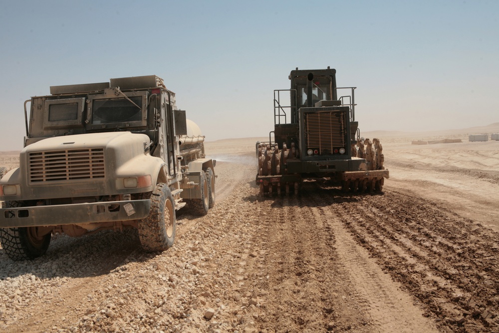 Seabees from NMCB 17 Seabees build combat outpost