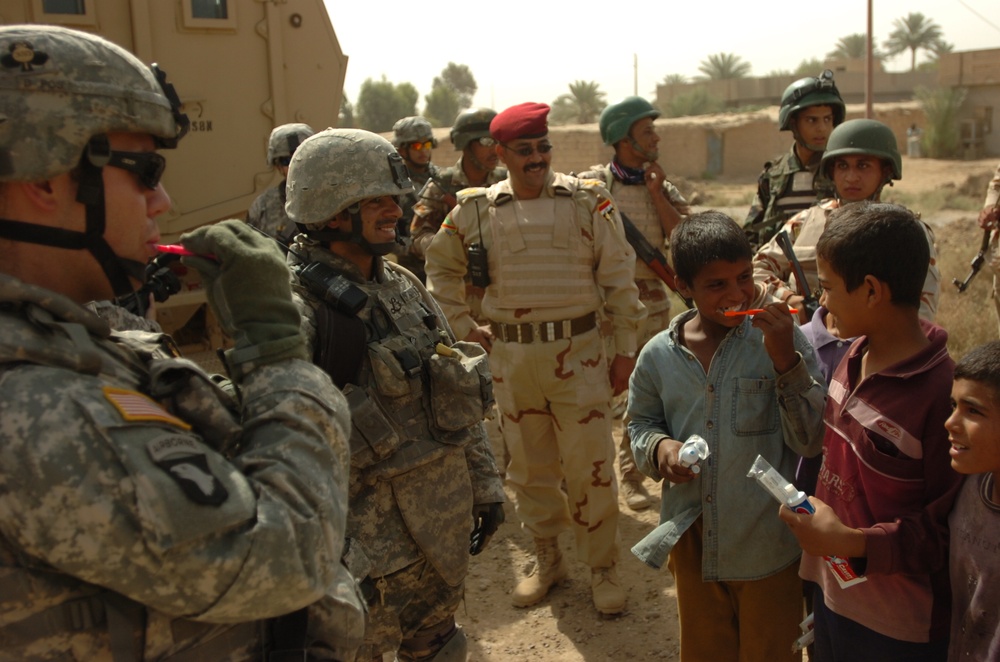 Coalition Forces Help Make Life 'Minty-Fresh' for Iraqi Children