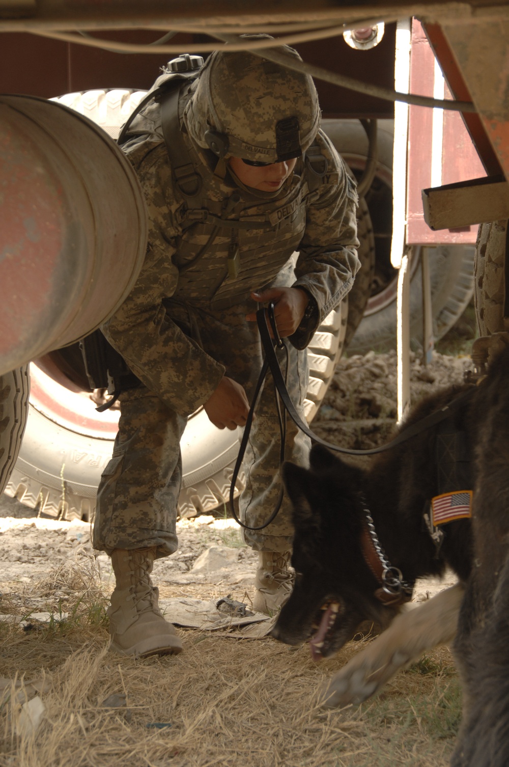 Soldiers Conduct Combined Clearing Operation