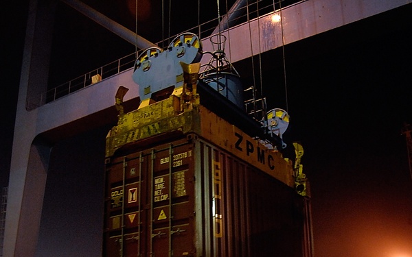 Iraqi Marines and British Soldiers Patrol Port
