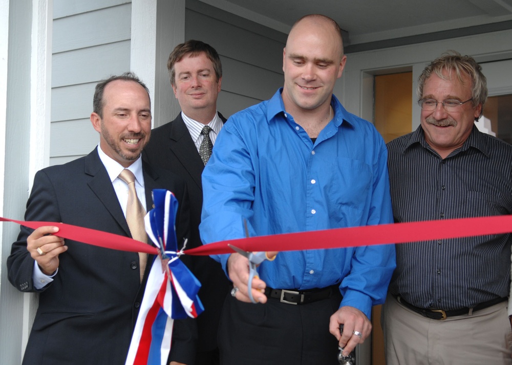 RNC Marks Housewarming for Wounded Warrior