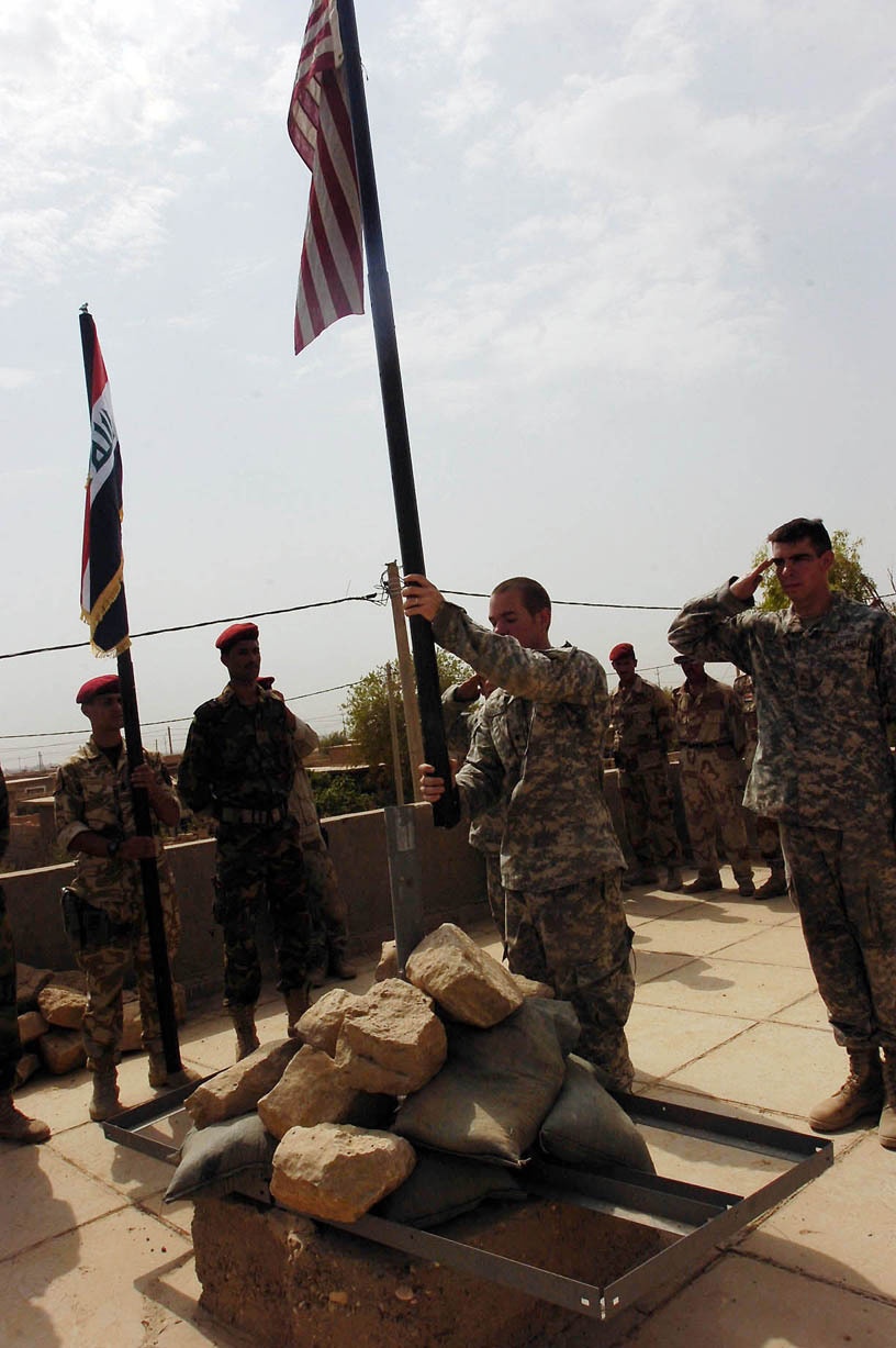 Iraqi Army posts colors, CF retires colors at PB Pickett in Northern Rashaad Valley