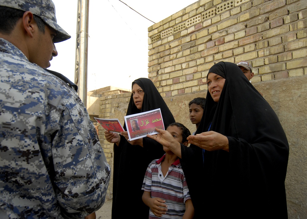 Leaflet distribution by Iraqi national police