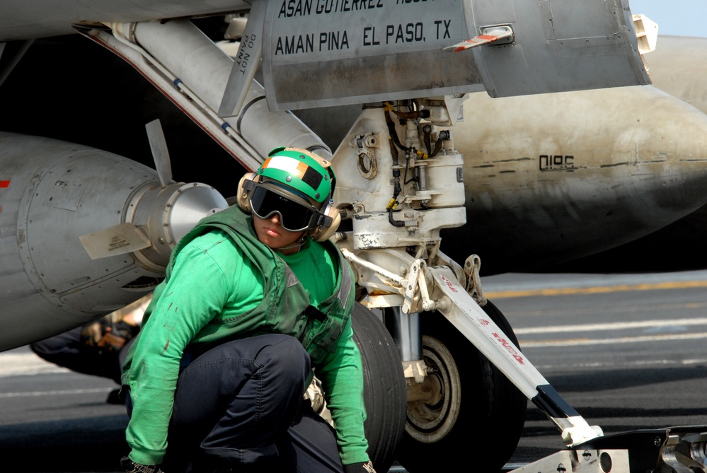 Ready to take flight aboard the USS Ronald Reagan