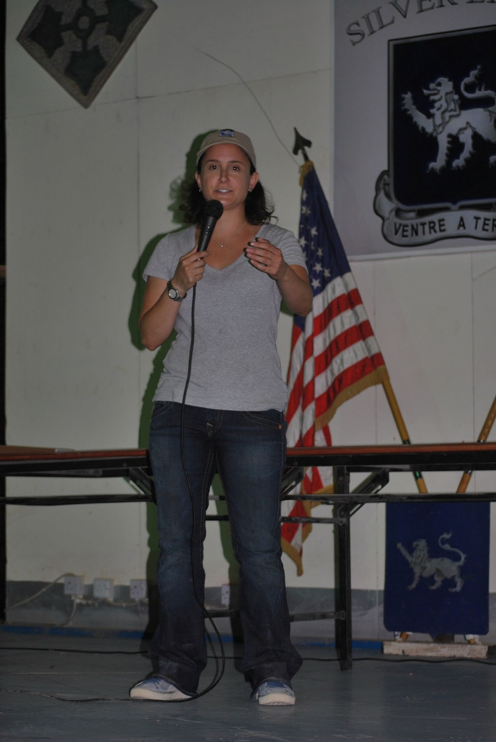 USO-sponsored comics entertain Silver Lions Soldiers