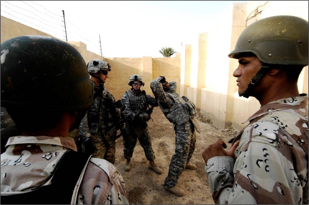 Top Gun troops patrol Baghdad