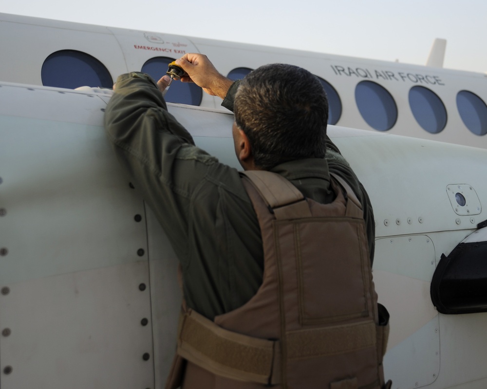 First All Iraqi Air Force Flight Crew Fly A King Air 350 LTA