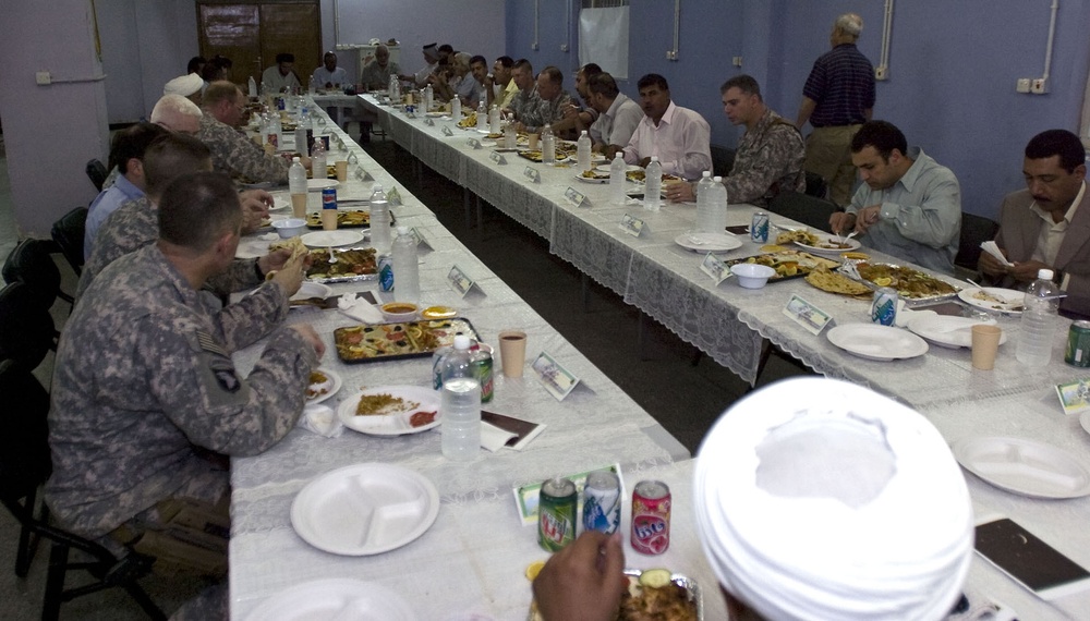 Sadr City leaders, Striker Soldiers celebrate Iftar