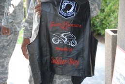 Front Runnerz Motorcycle Club Donates