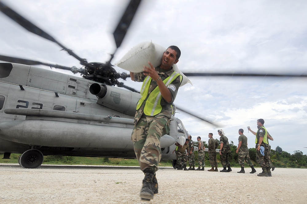 Sailors Help With Disaster Relief Continuing Promise 08
