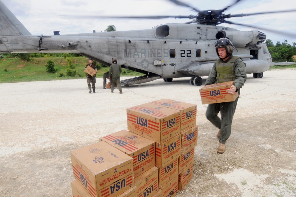 Sailors Help With Disaster Relief Continuing Promise 08