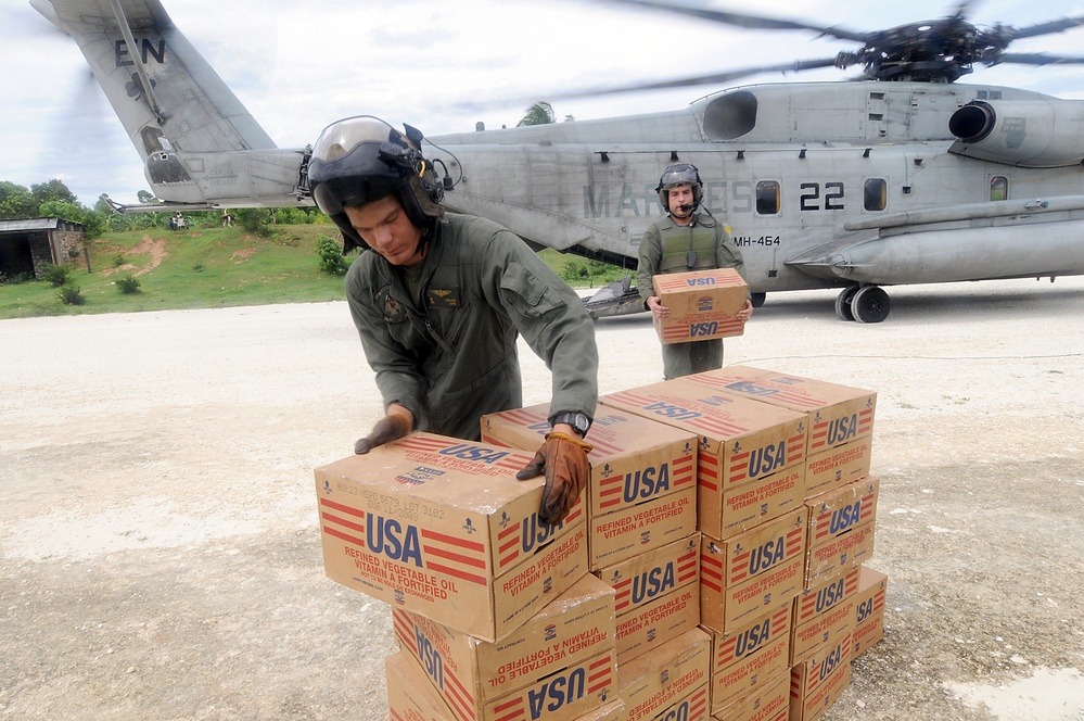 Sailors Help With Disaster Relief Continuing Promise 08