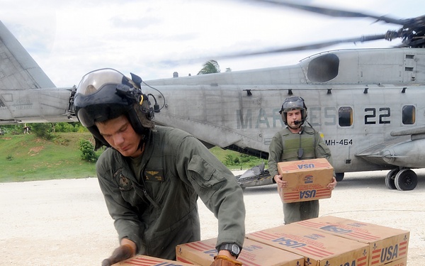 Sailors Help With Disaster Relief Continuing Promise 08