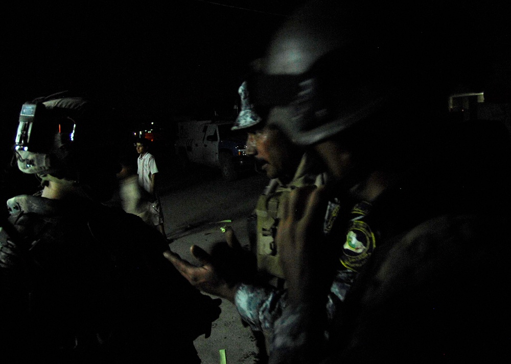 Iraqi National Police Leaflet Handout