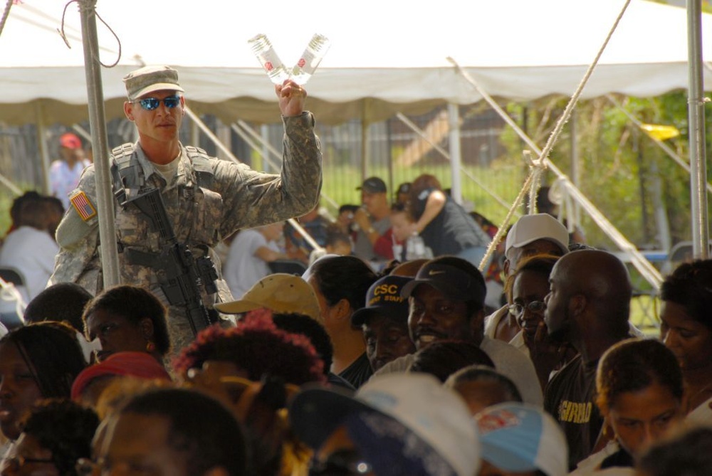 Louisiana Guardsmen support food stamp distribution site
