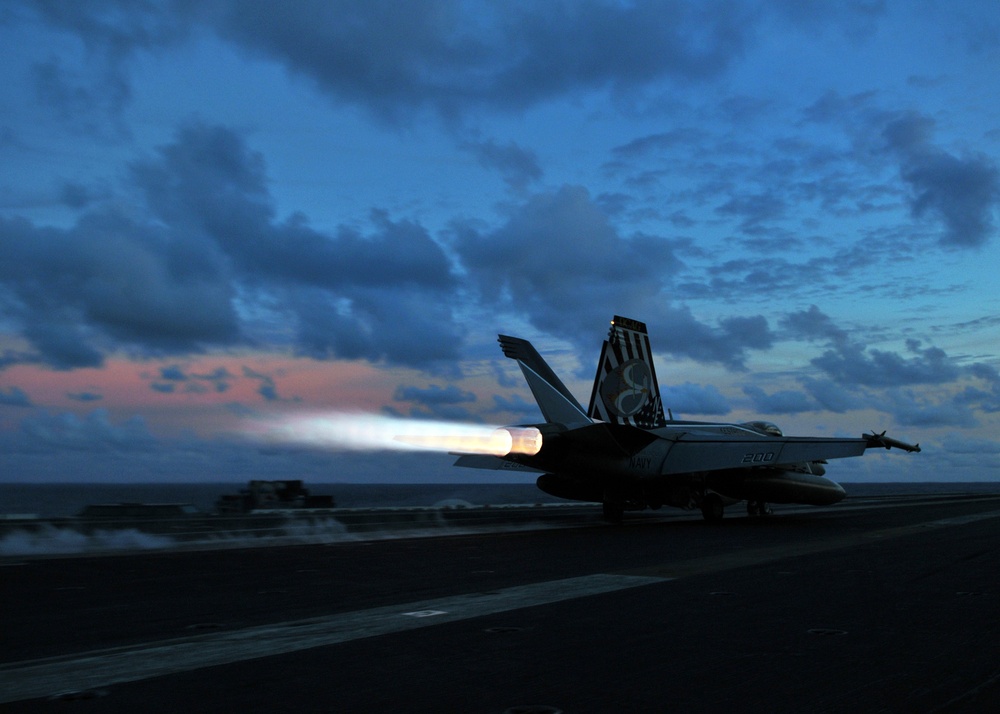 Flight Deck Control Aboard USS Abraham Lincoln