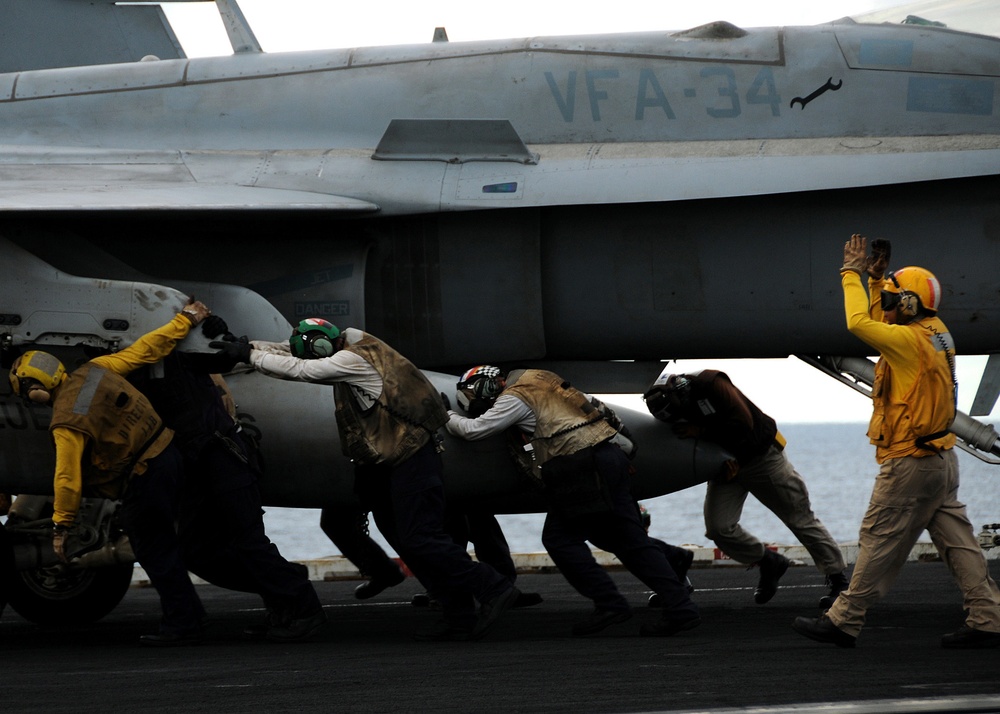 USS Abraham Lincoln Flight Deck Crew