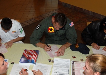 Sailors Register to Vote at Naval Air Station Whidbey Island