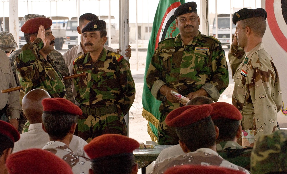 Iraqi troops graduate from advanced training