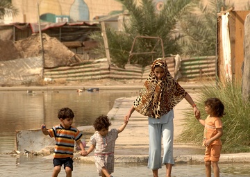 Iraqi Family Village Receives Visit from U.S. Soldiers