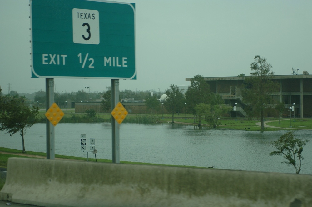 Soldiers Assist with Hurricane Ike