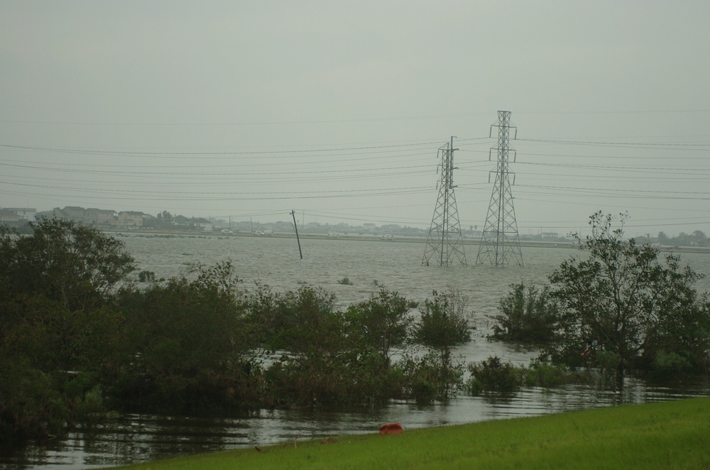 Soldiers Assist with Hurricane Ike