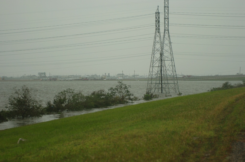 Soldiers Assist with Hurricane Ike