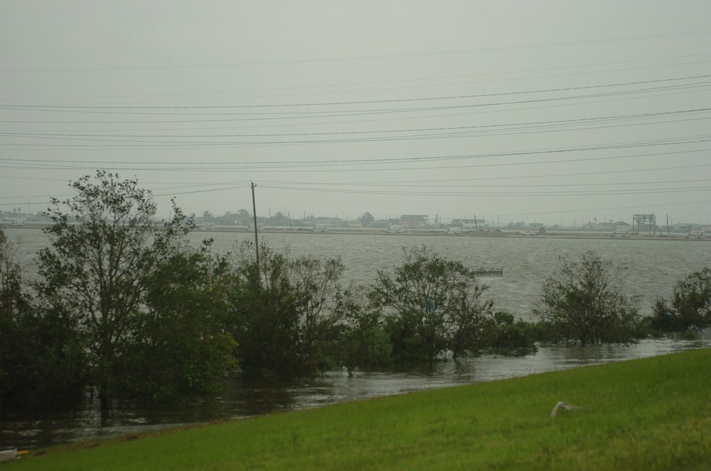 Soldiers Assist with Hurricane Ike